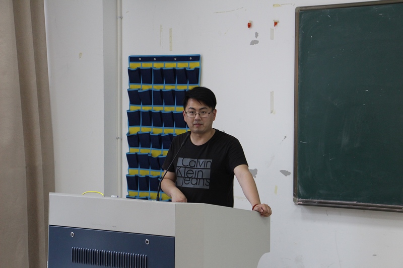 2017-5-11 优秀法语学长返校工作经验分享会 徐仲寅6.JPG